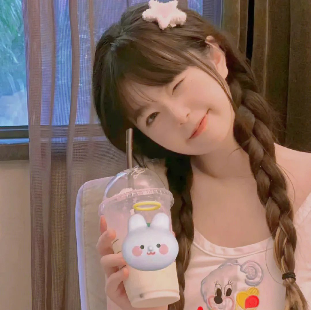 六年后，她携三宝炸翻全场